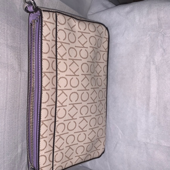 Calvin Klein mini cross body - Picture 2 of 4